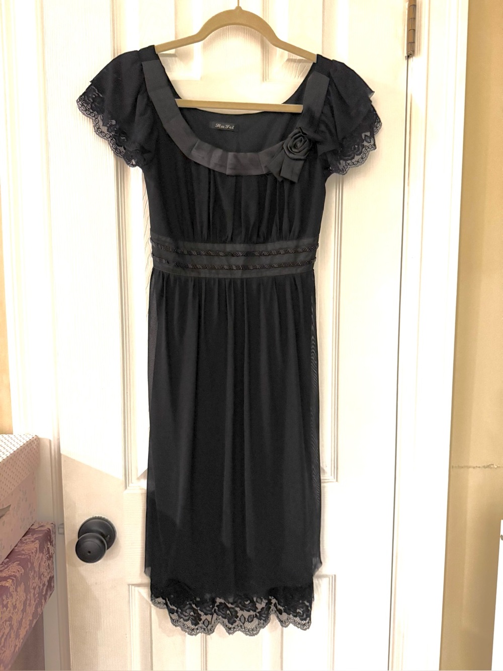 Elegant Black Lace Accent knee length Dress